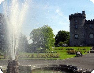 Kilkenny Castle in Kilkenny - Rose Garden